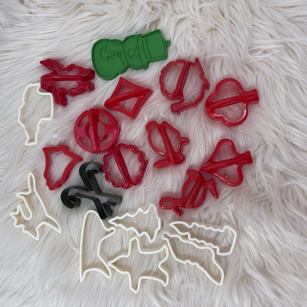 VINTAGE SET OF 16 HARD PLASTIC CHRISTMAS‎ COOKIE CUTTERS Misc Shapes